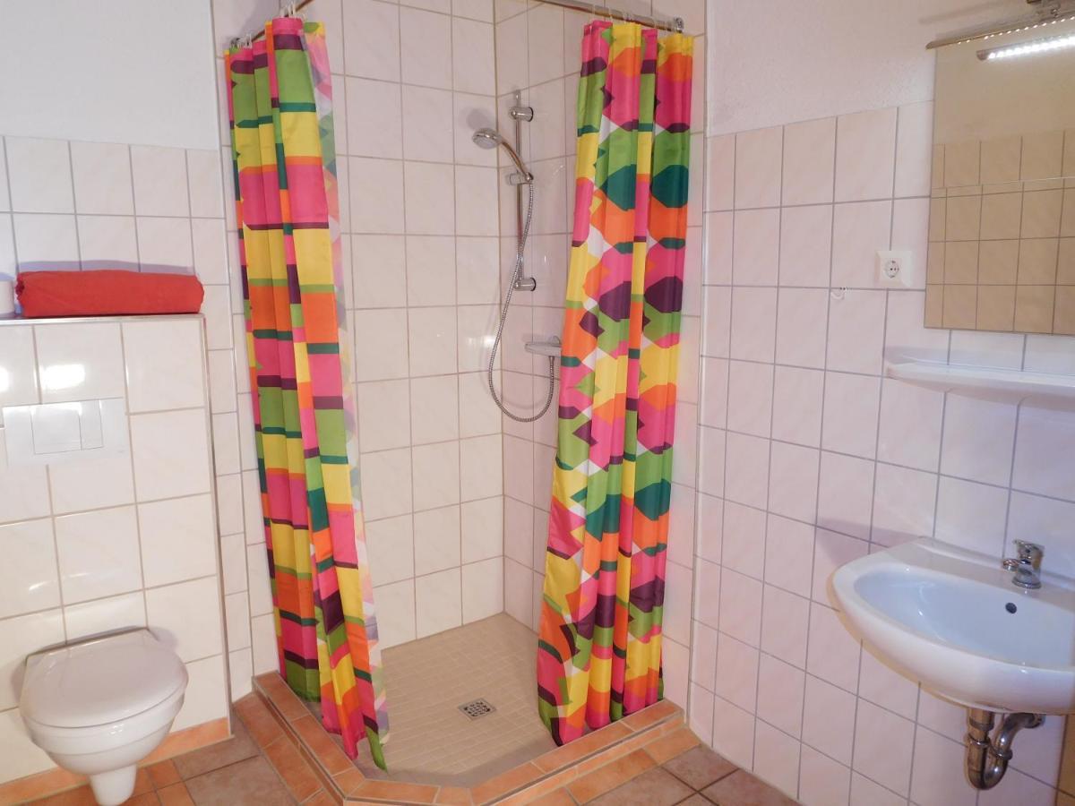 Hostel Waldhaus Am Ferienpark Mirow -Zimmer Du Wc Luaran gambar